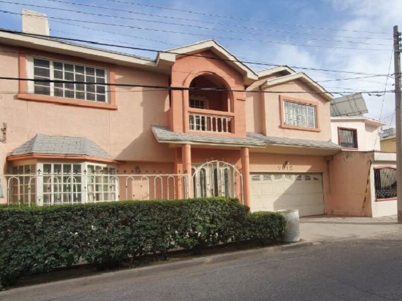 VENTA DE CASA EN PRADERA DORADA
