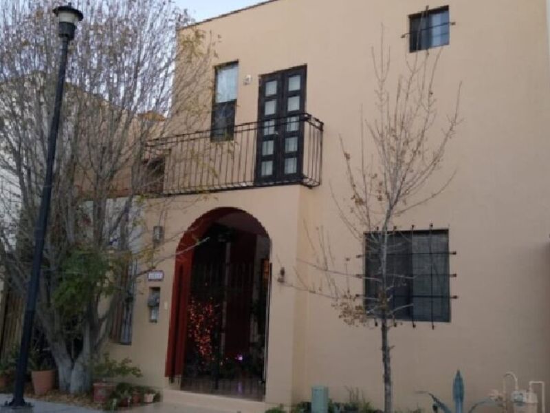 CASA EN VENTA EN RINCONES DE SANTA FE