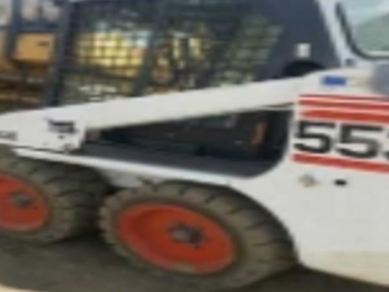 Minicargador Bobcat 553