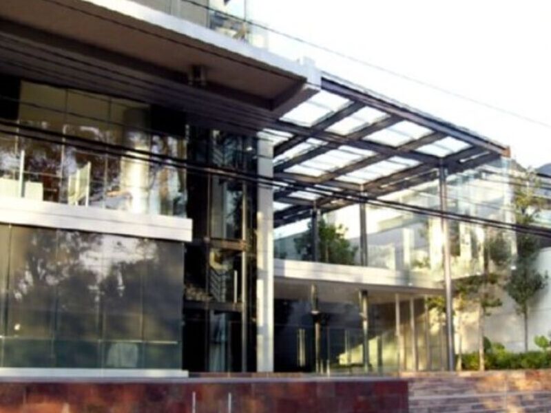 Fachada comercial en aluminio en Veracruz