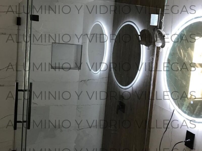 CANCEL DE BAÑO ABATIBLE EN ZAMORA