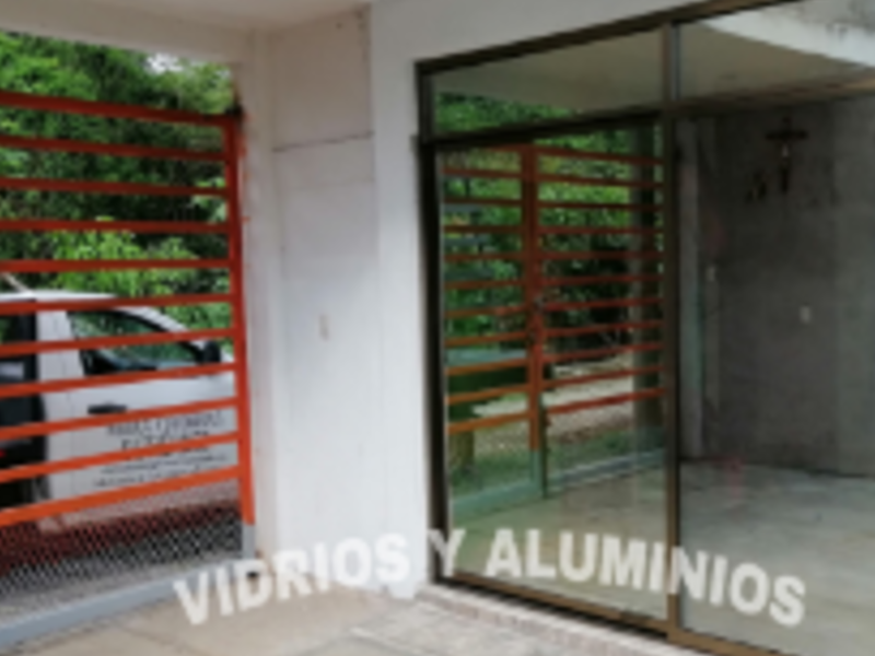 Puerta corrediza de vidrio templado CDMX
