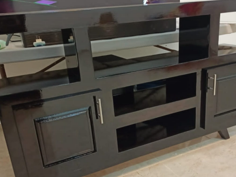 Mueble negro para televisor Tabasco
