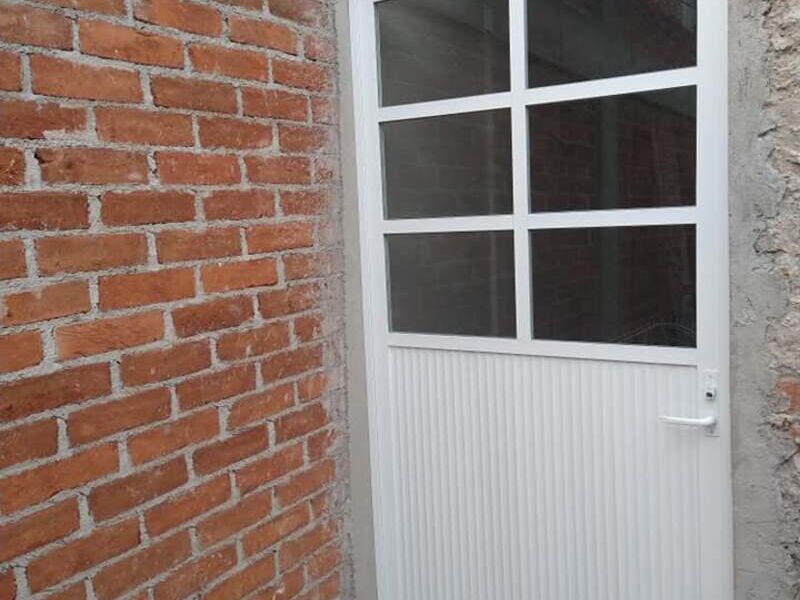 PUERTA DE ALUMINIO BLANCO 2" MICHOACAN