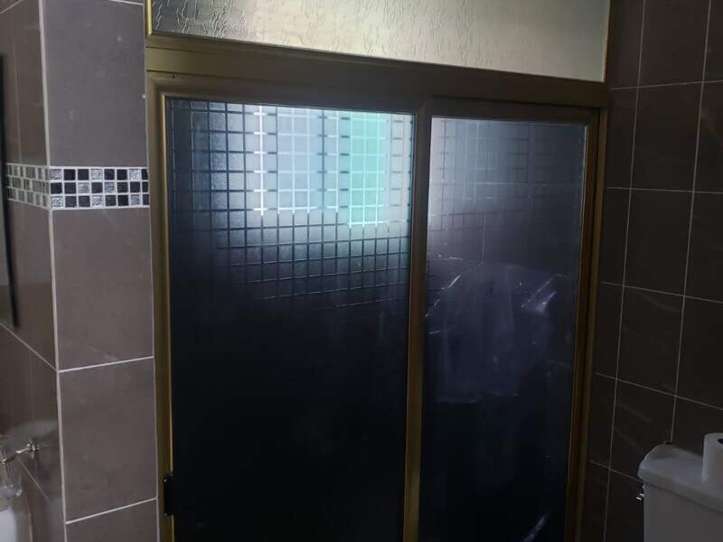 CORTINA DE BAÑO CORREDIZA ZACAPU