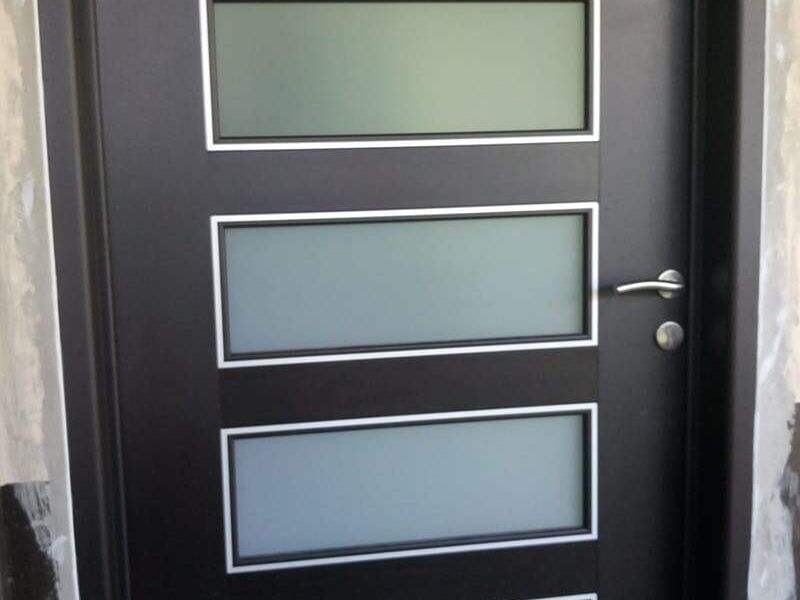 PUERTA DE ENTRADA DE ALUMINIO ZACAPU
