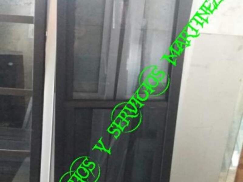Puerta en perfil de aluminio en Reynosa MX