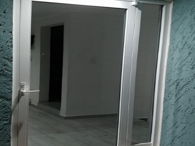 Puerta de aluminio M1 Potosí