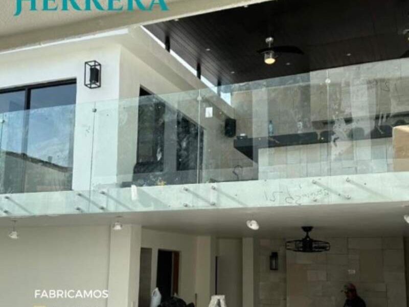 Pasamanos en vidrio templado en Nuevo Laredo