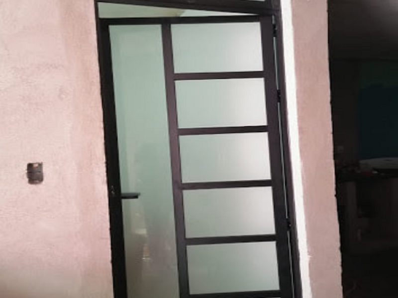 Puerta de aluminio M2 Querétaro