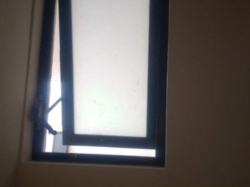 Ventana pegable de aluminio EN LEÓN