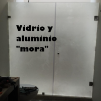 Vidrio y aluminio "mora"