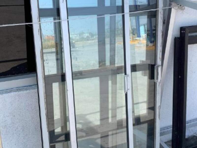 Ventana en cristal reflector en Matamoros 