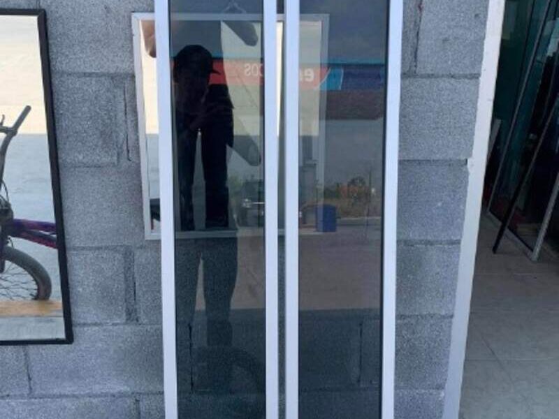Ventana vertical en Aluminio en Matamoros
