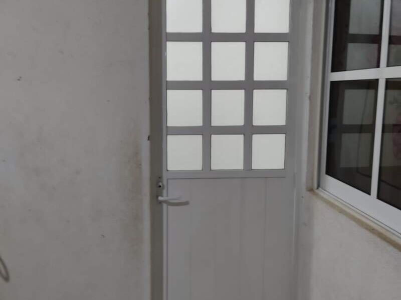 PUERTA DE ALUMINIO BLANCO 2" EN ACAPULCO
