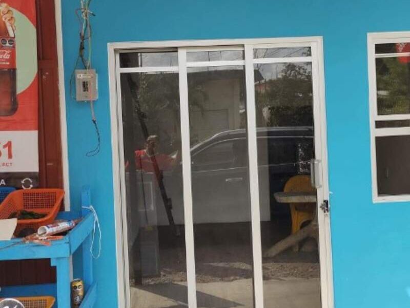 Puerta triple hoja en Playa Vicente
