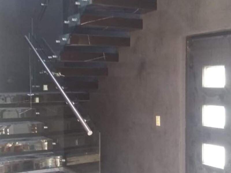 Barandal para escalera flotante en Veracruz