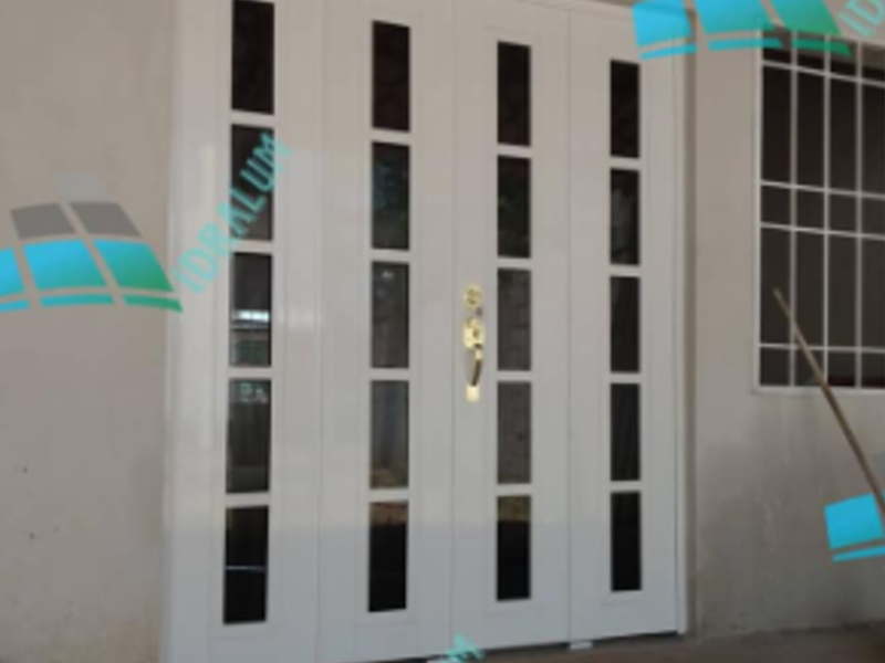 Puerta de aluminio color blanco Chiapas 