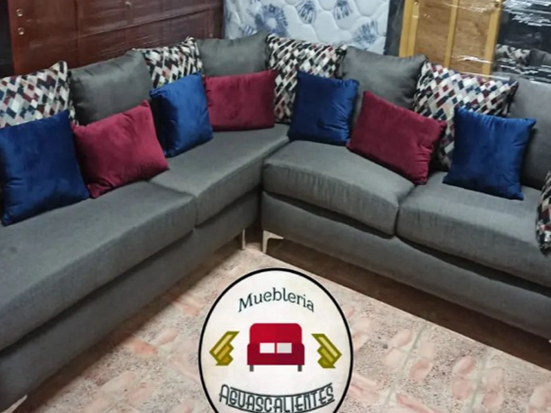 Muebles esquinero color gris y rojo Fresnillo