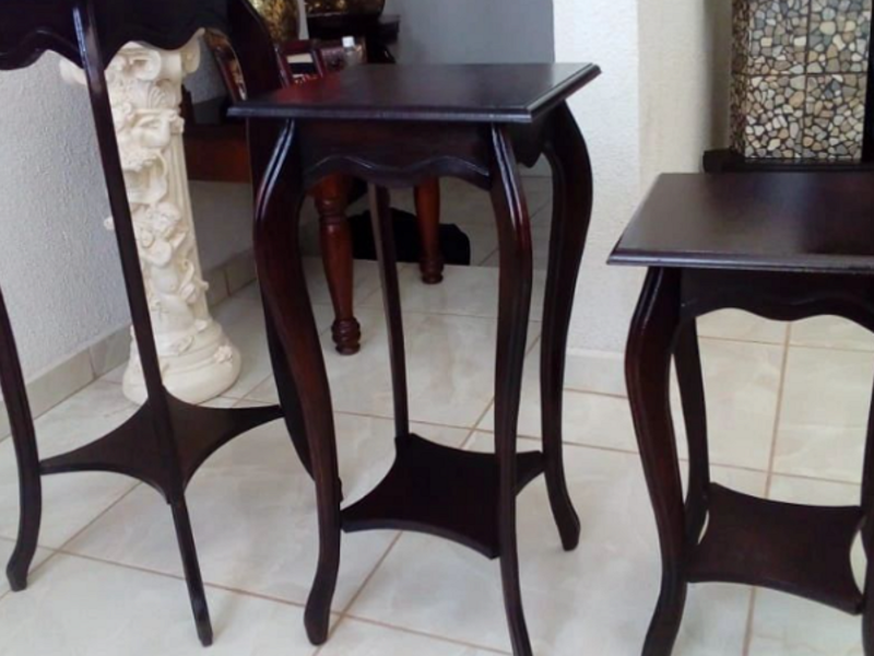 Estante en madera oscura Fresnillo