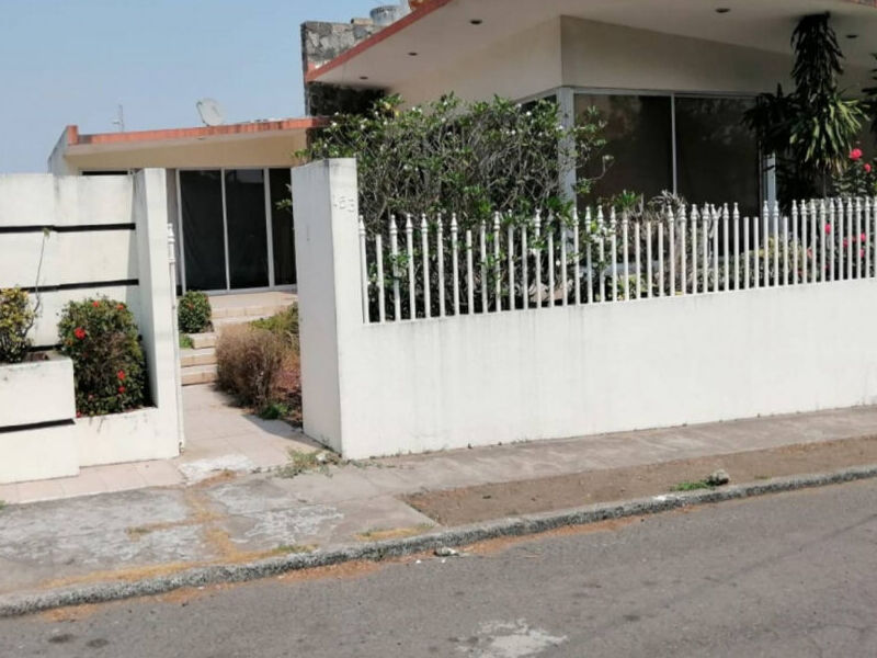 Venta casa Bernal Díaz