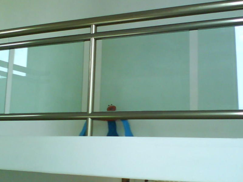 Barandal fabricado en Vidrio Tintex Chetumal 