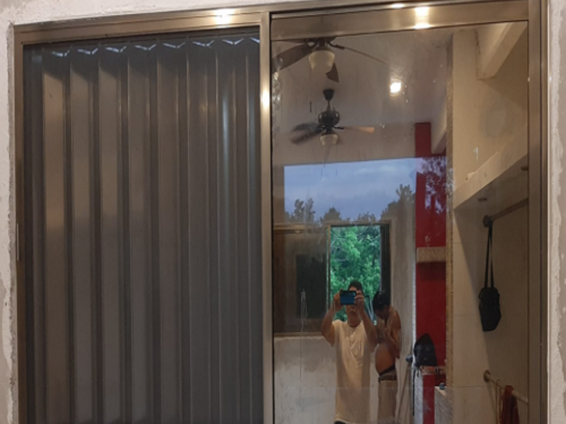 Cortinas metálicas planas M1 Cancún