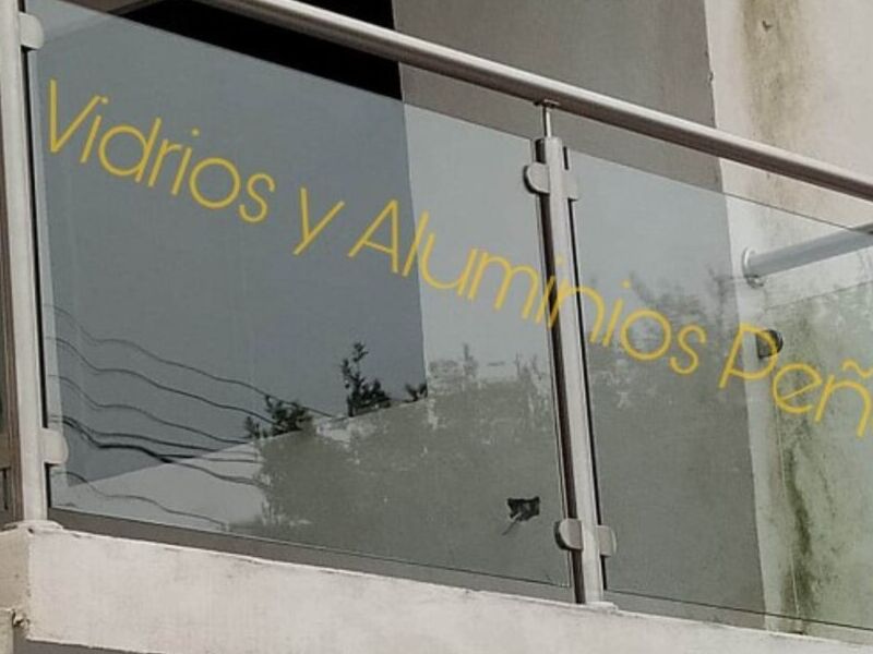 Pasamanos en Aluminio y cristal en Jalisc