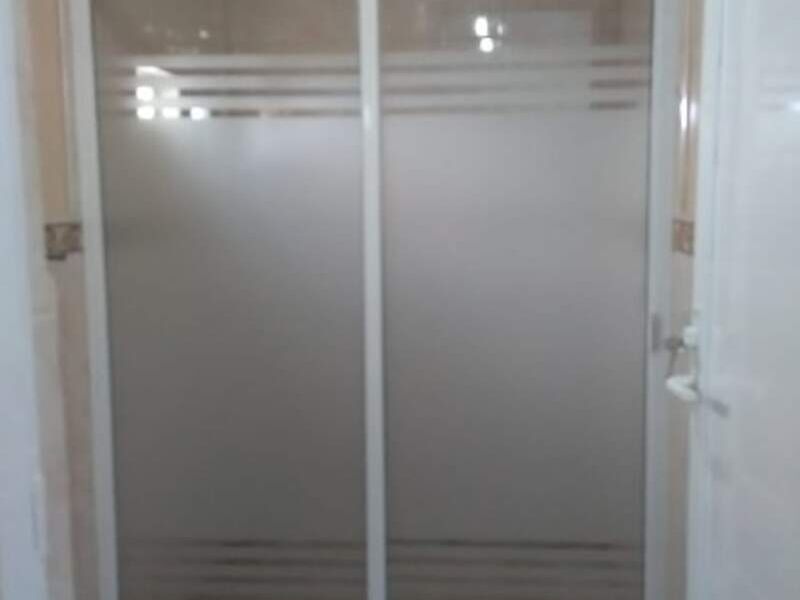 Puerta de baño en Aluminio en Tlaxcala 