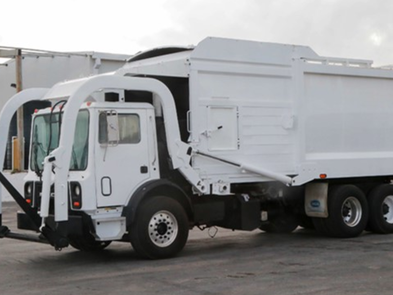 Camion Mack MRU6