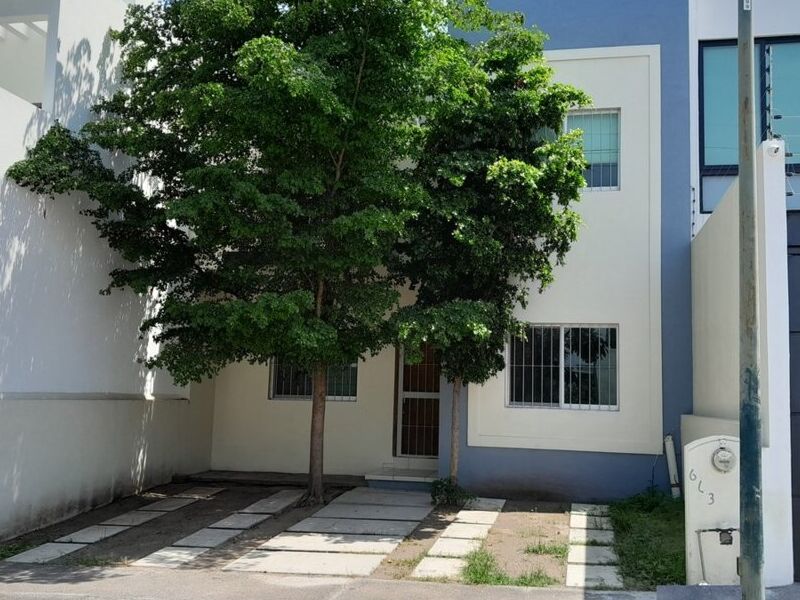 Renta casa Colima