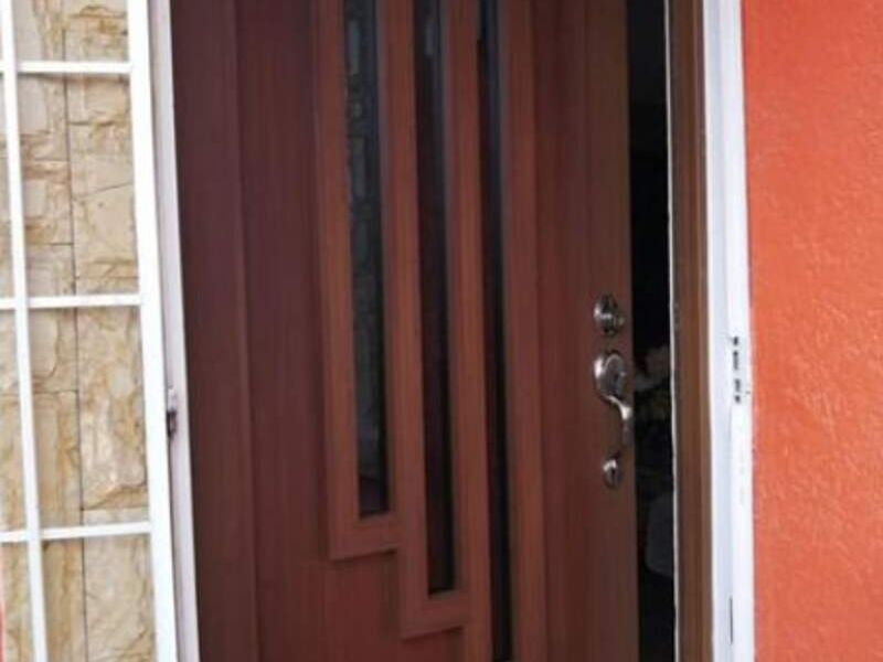 Puerta línea española en México