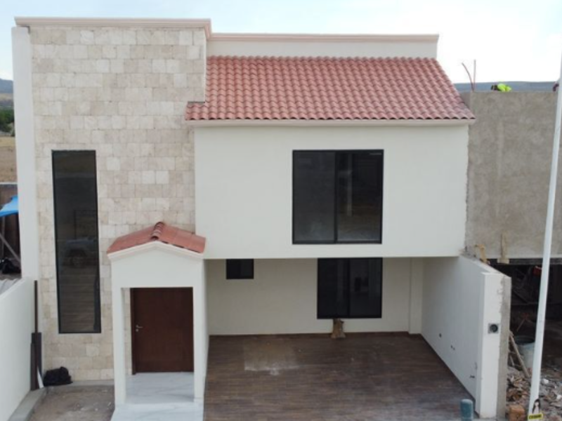 CASA SENDEROS 