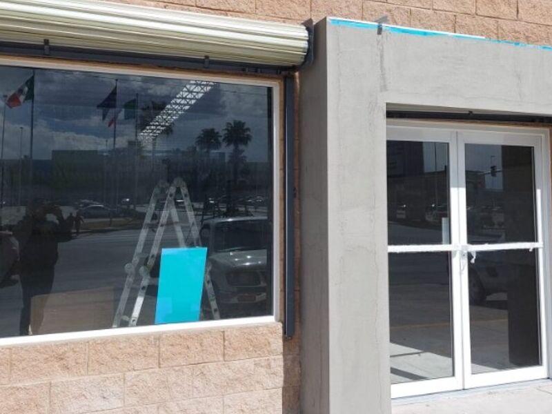 Fijos y puertas dobles comerciales en Xico