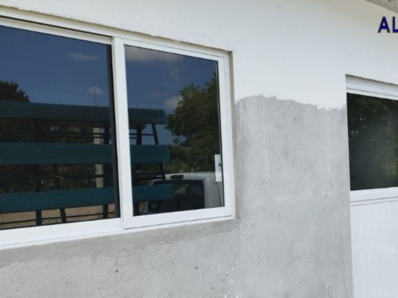 Ventana de aluminio en Martínez de la Torre