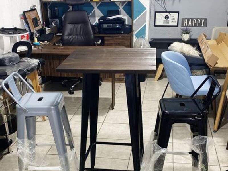 Mesa cuadrada de madera 4 personas