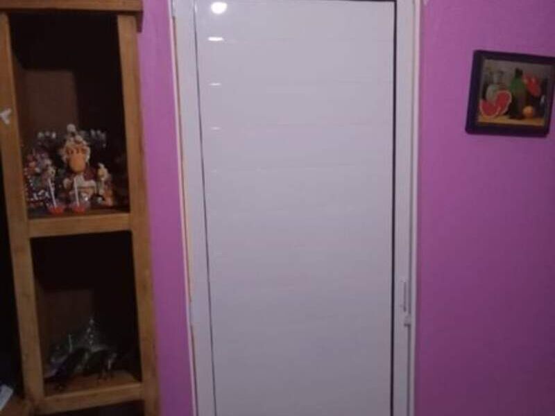 Puerta de madera color blanco Zaragoza 