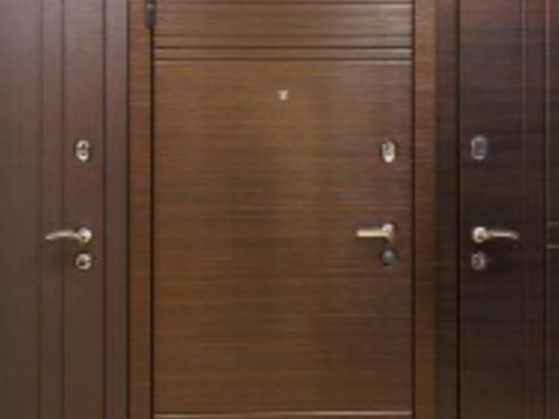 Puertas metálicas atiesadas en Guadalajara