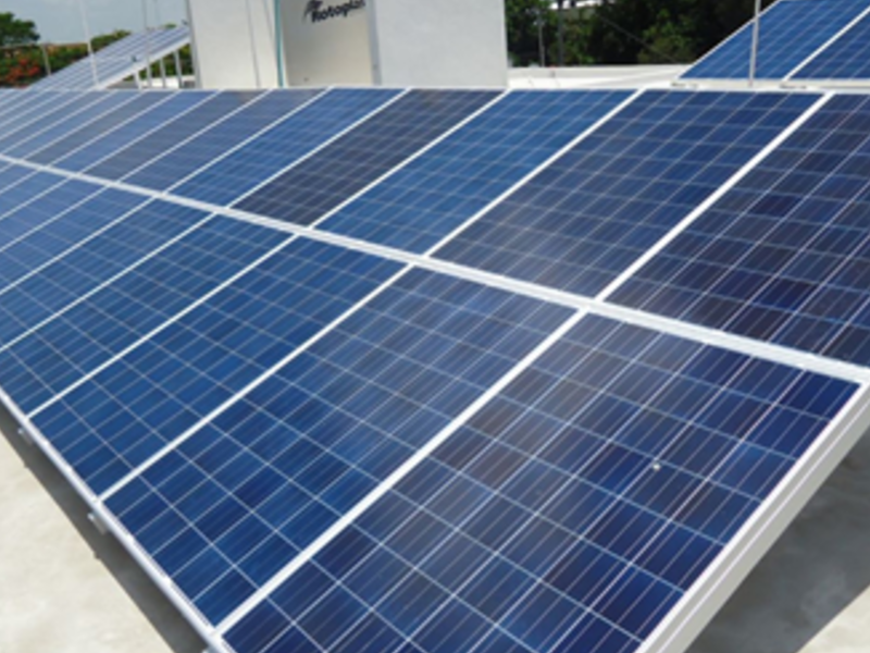 Un Hogar Solar, Hogar Feliz"