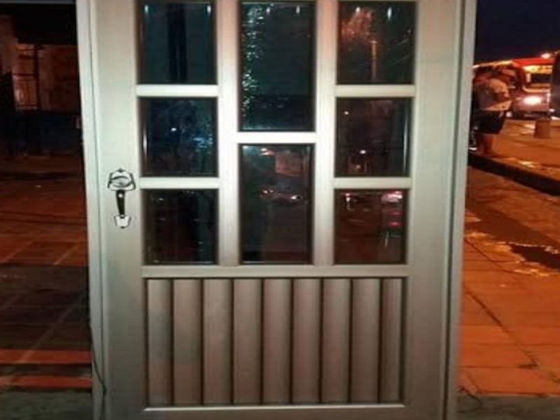 Puerta de aluminio M4 Cancún