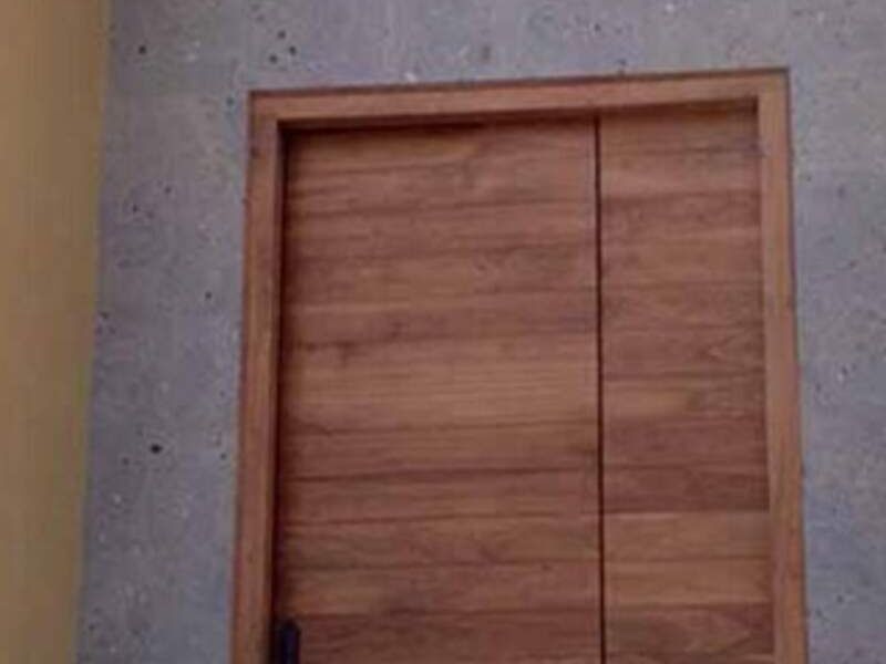 Puerta de madera San Felipe