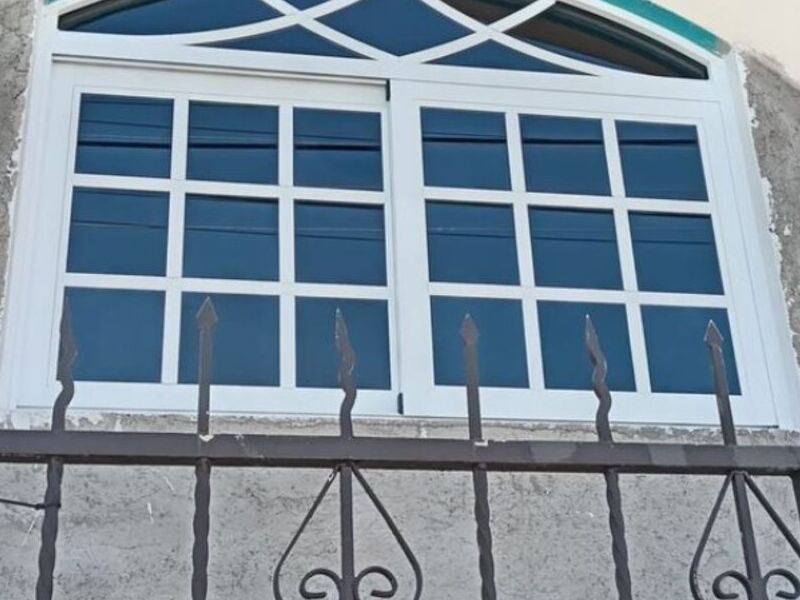 Ventana linea española en Toluca