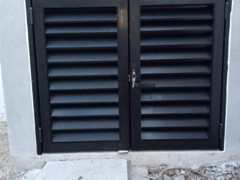 Puertitas de aluminio louver en Sosa