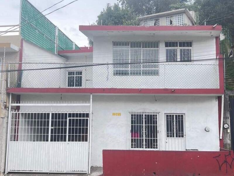 Venta casa Av. Mártires 28 agosto