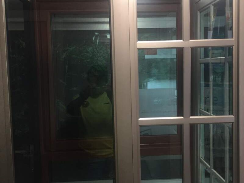 VENTANA DE ALUMINIO PLATEADA MÉXICO