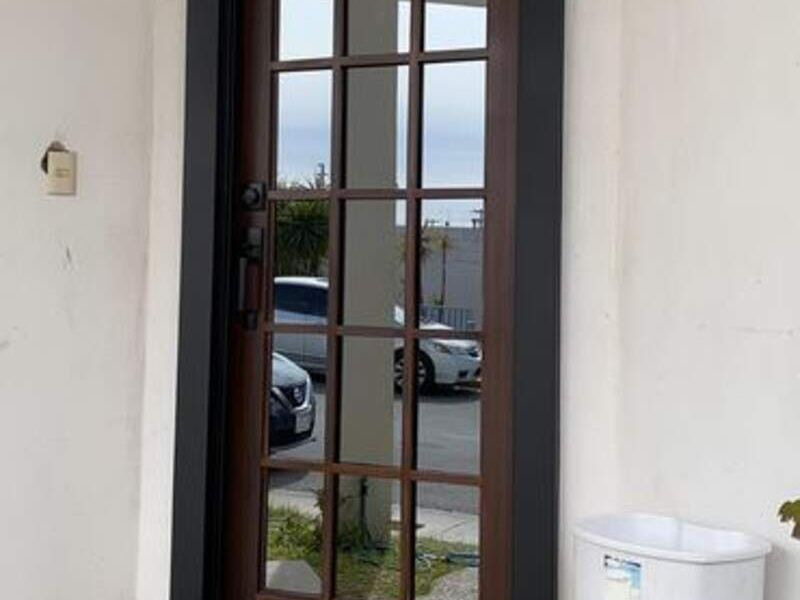 Puerta con vidrio México