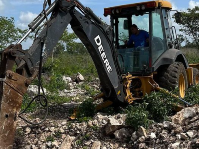 Retroexcavadora Trabajos Demolicion Ticul 
