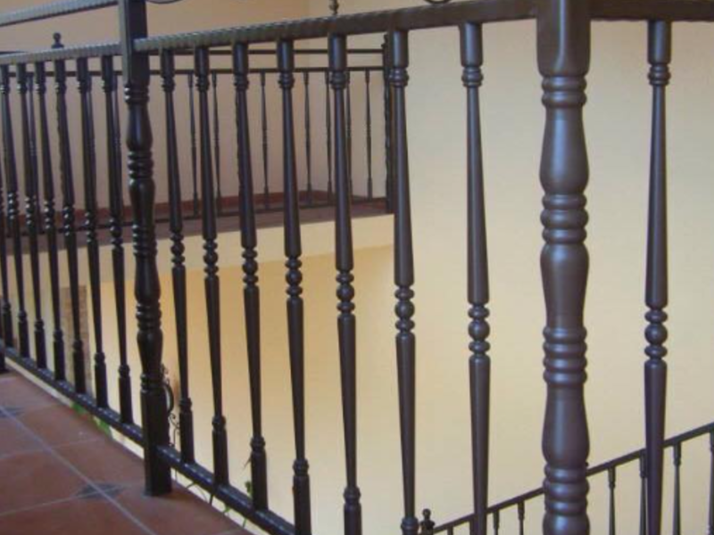 Barandal aluminio color café Tlaxcala