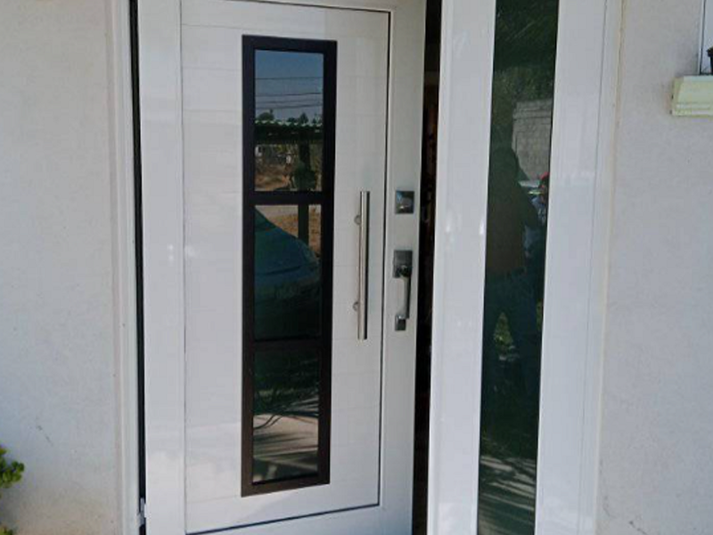 Puerta en aluminio color blanco Tlaxcala