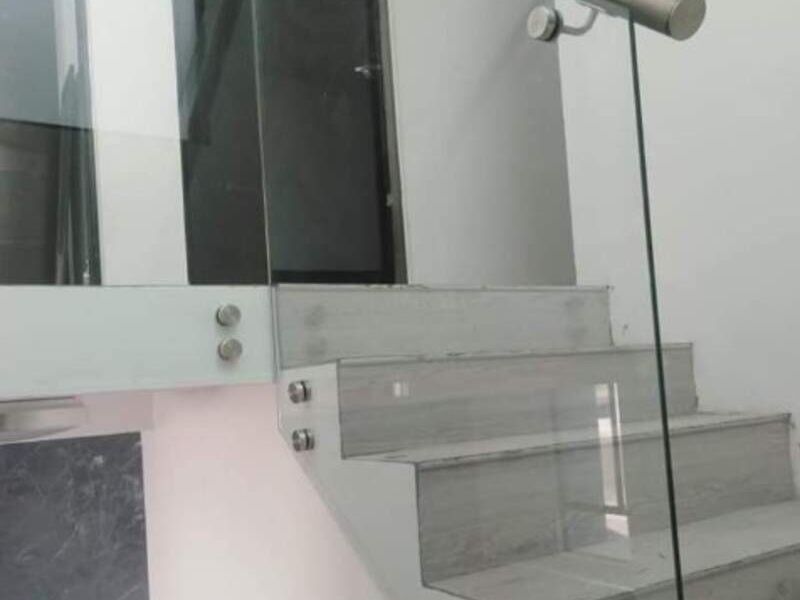 Barandal de aluminio en México